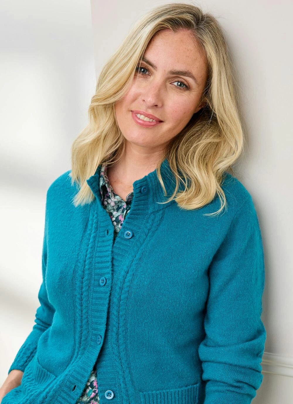 Cable Edge Knit High Neck Cardigan 4 Cable Edge Knit High Neck Cardigan - Image 2